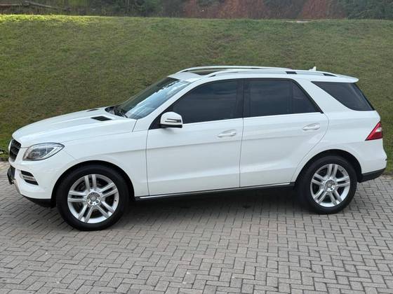 MERCEDES-BENZ ML 350 3.0 BLUETEC V6 DIESEL 4P AUTOMÁTICO MERCEDES-BENZ ML 350 3.0 BLUETEC V6 DIESEL 4P AUTOMÁTICO